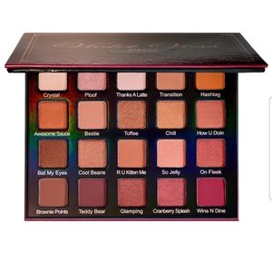 VIOLET VOSS HG- PRO EYESHADOW PALETTE